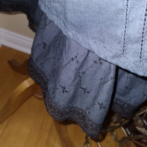 Elegant black skirt, Coupe, Size -10 - Picture 4 of 6